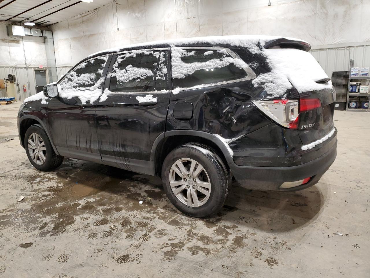 2017 HONDA PILOT LX - Фото 2