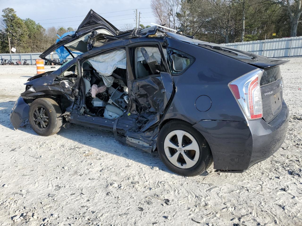 2015 TOYOTA PRIUS - Image 2