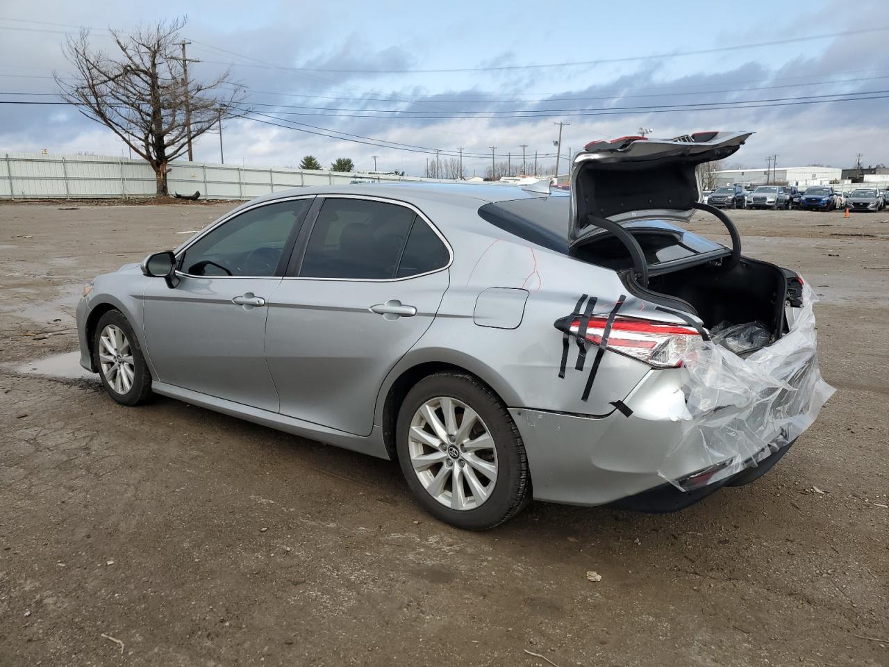 2019 TOYOTA CAMRY L - Фото 2