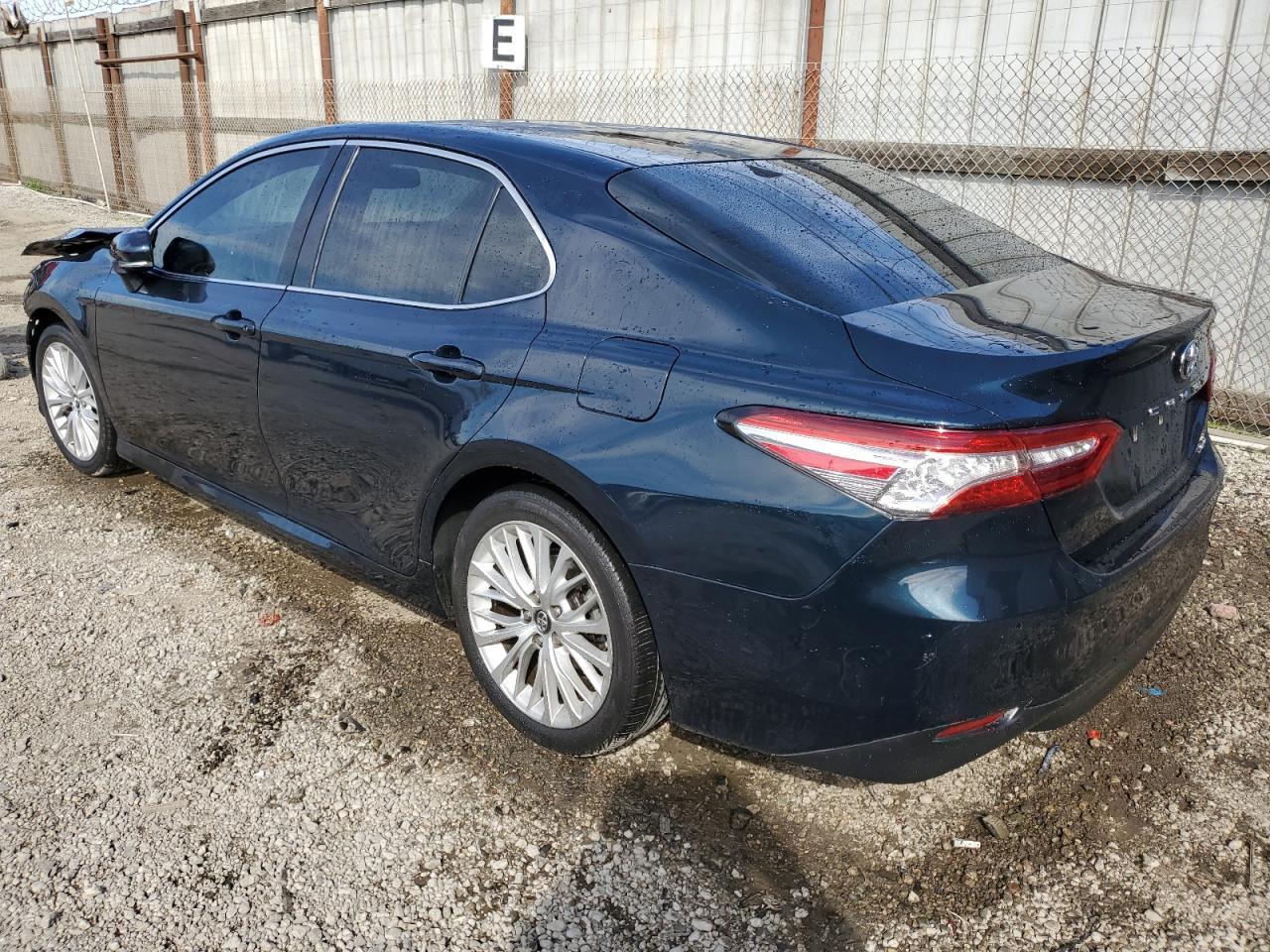 2018 TOYOTA CAMRY L - Фото 2
