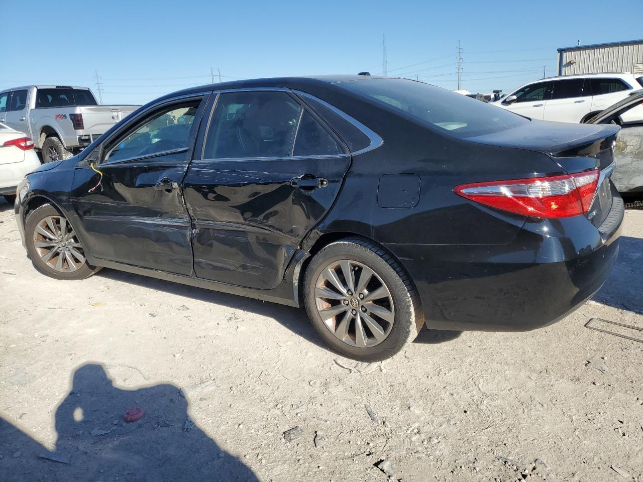2016 TOYOTA CAMRY LE - Фото 2