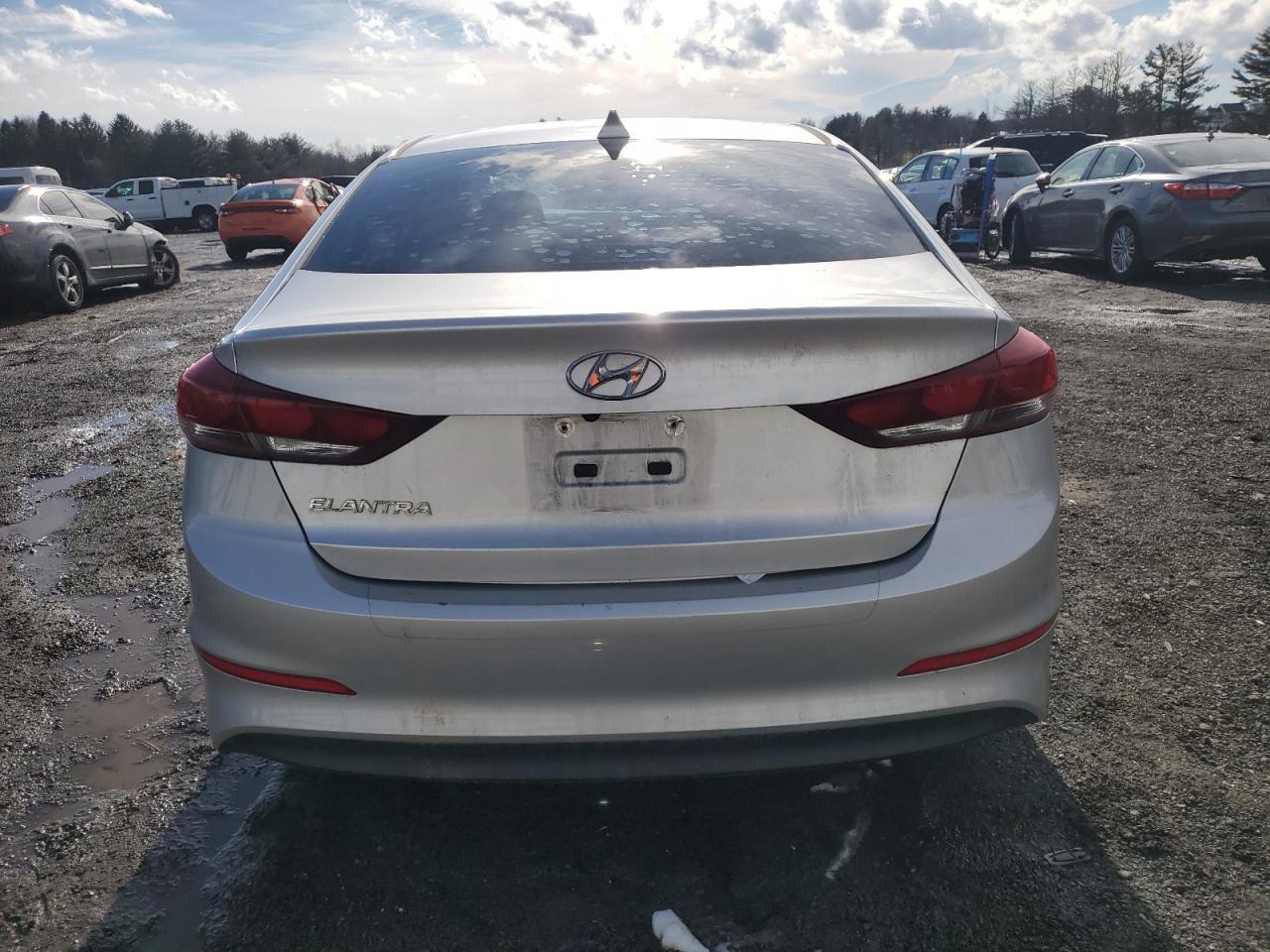 2017 HYUNDAI ELANTRA SE - Фото 6