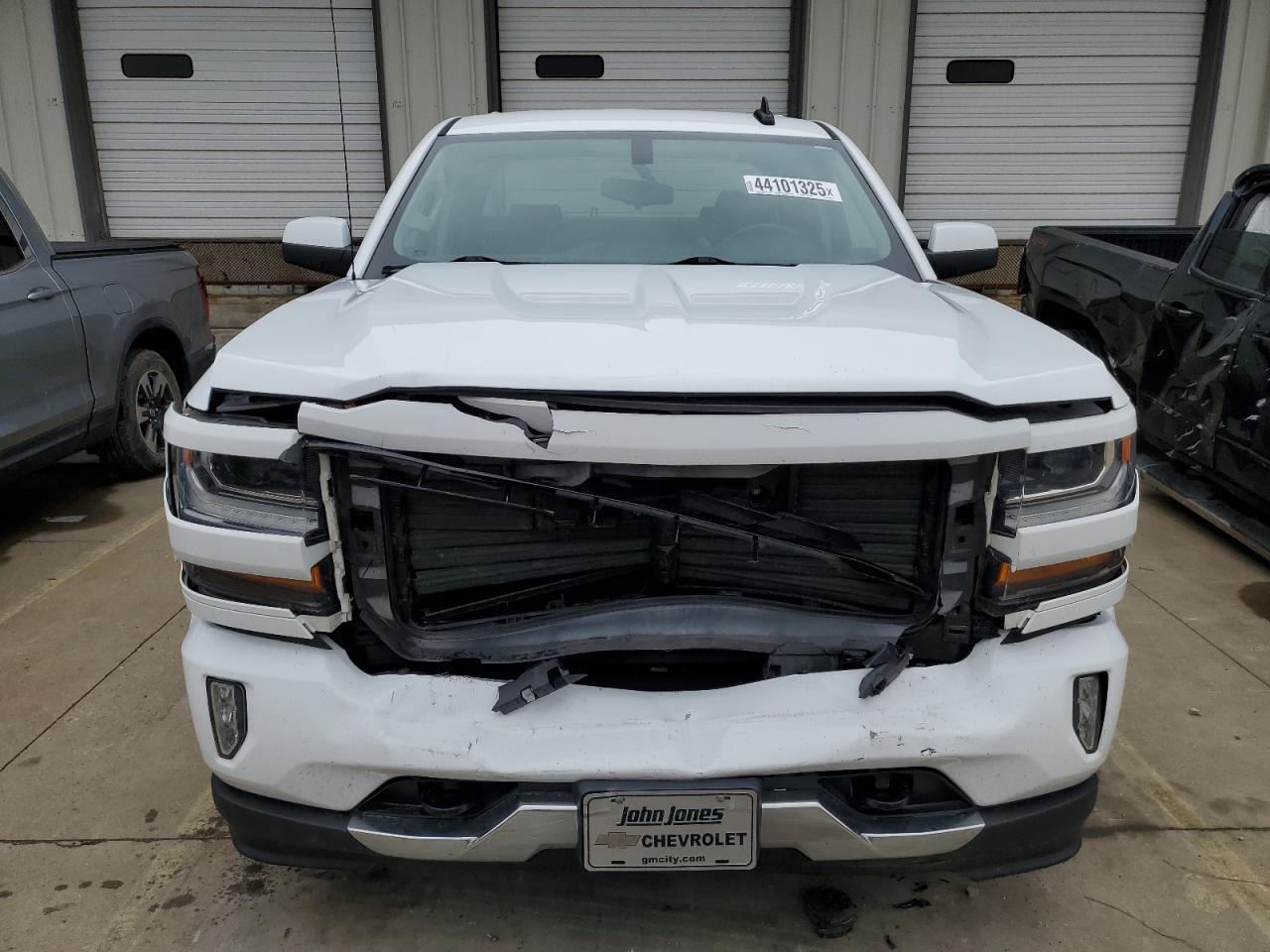 2017 CHEVROLET SILVERADO - Фото 5