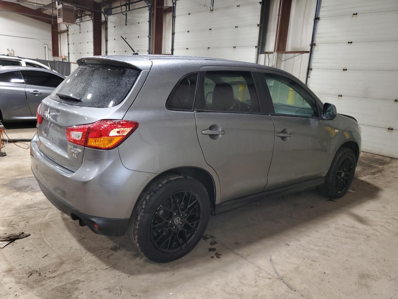 2015 MITSUBISHI OUTLANDER - Фото 3