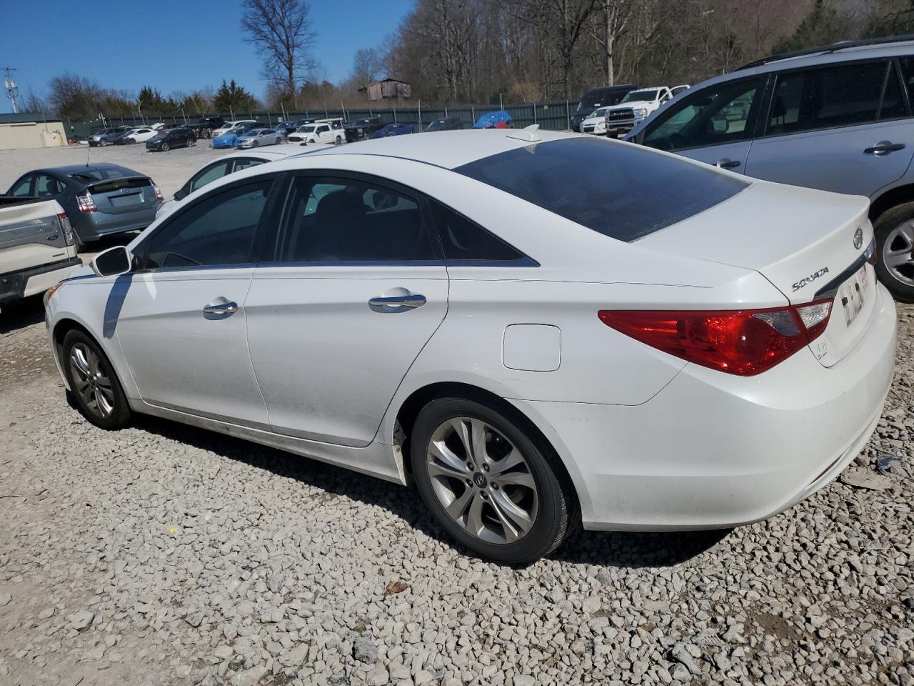 2013 HYUNDAI SONATA SE - Image 2