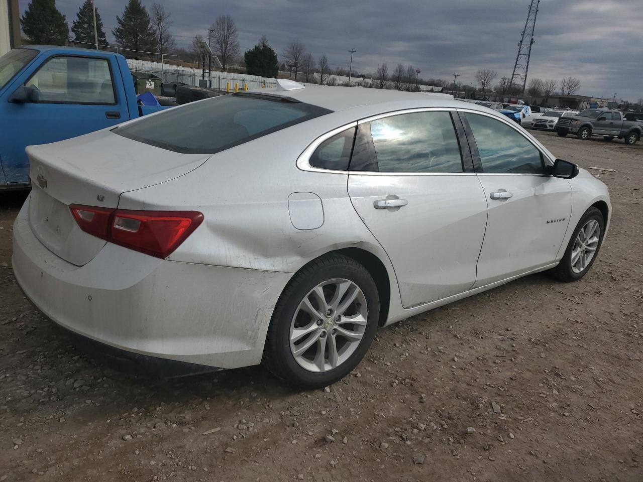 2017 CHEVROLET MALIBU LT - Image 3