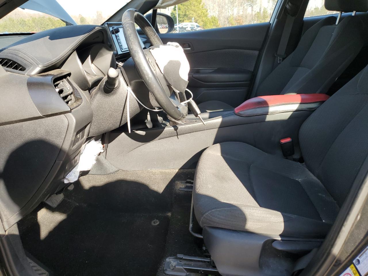 2018 TOYOTA C-HR XLE - Фото 7