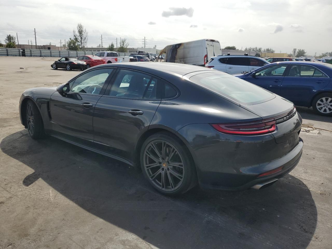2018 PORSCHE PANAMERA 4 - Фото 2