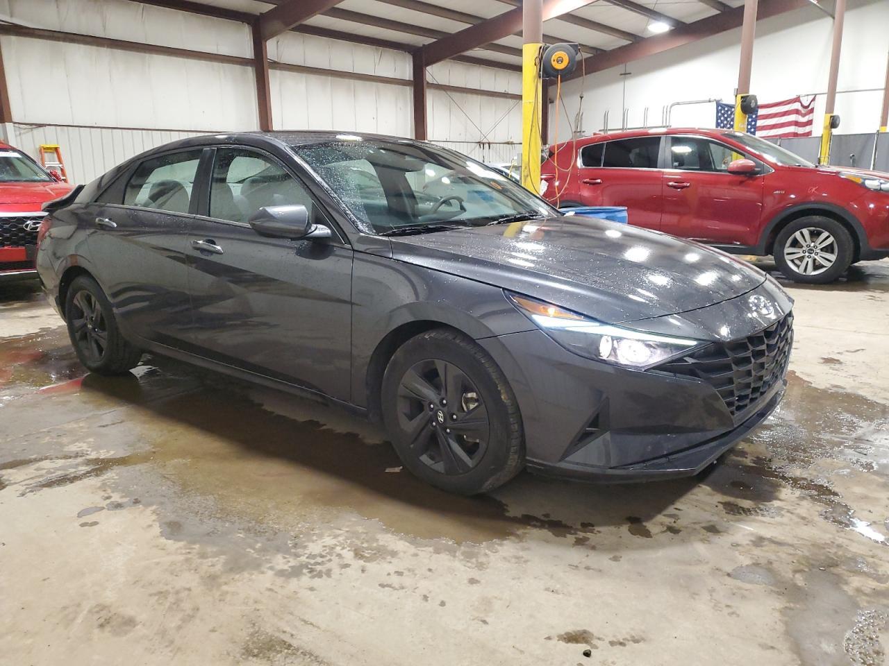 2022 HYUNDAI ELANTRA SE - Image 4