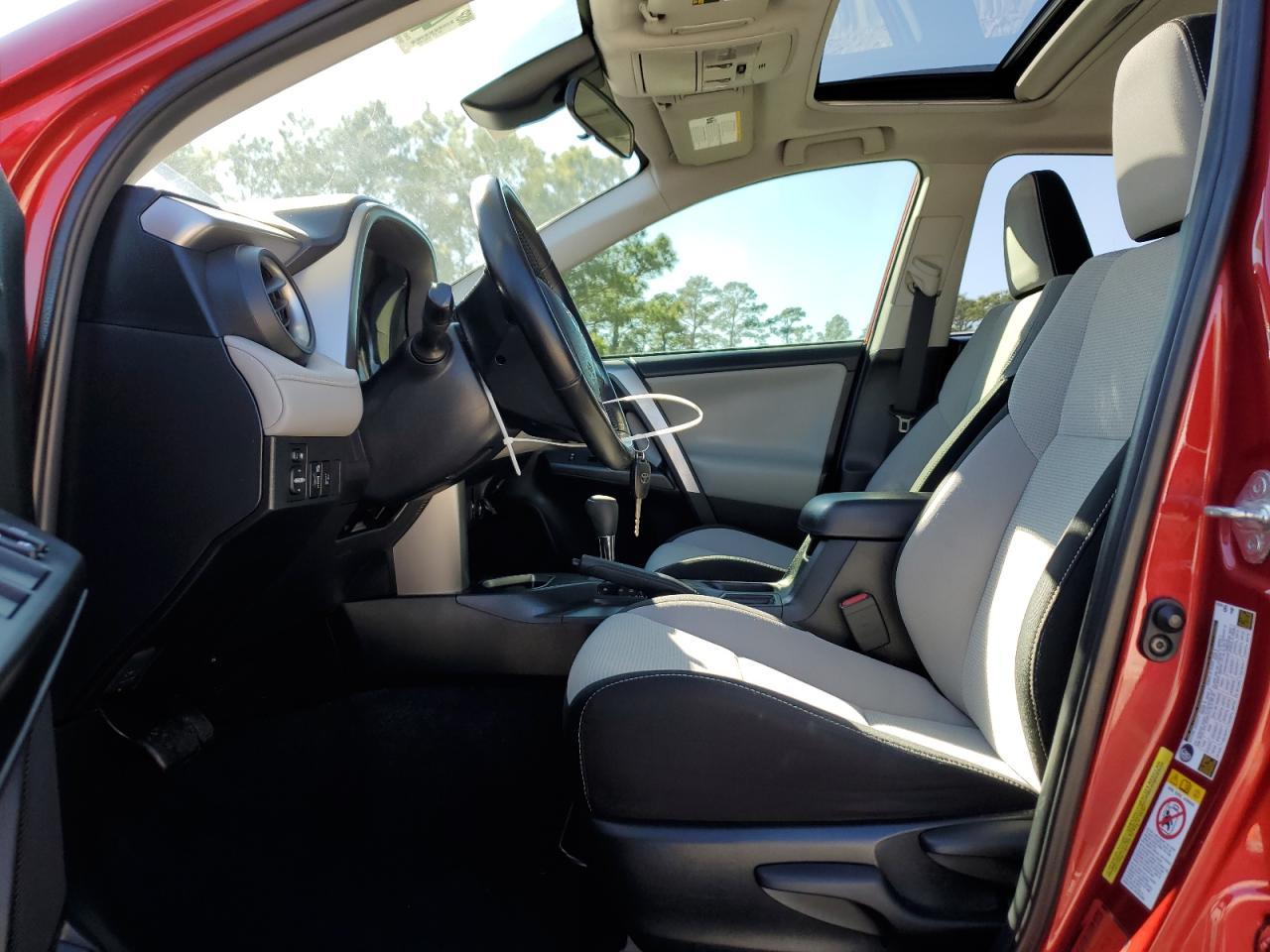 2017 TOYOTA RAV4 XLE - Фото 7