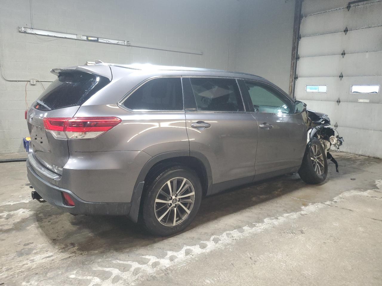 2019 TOYOTA HIGHLANDER - Image 3