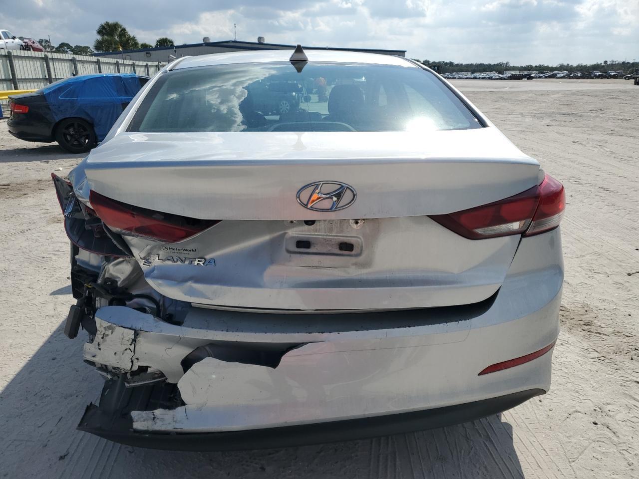 2018 HYUNDAI ELANTRA SE - Фото 6