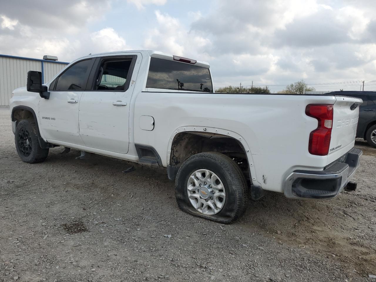 2023 CHEVROLET SILVERADO - Image 2