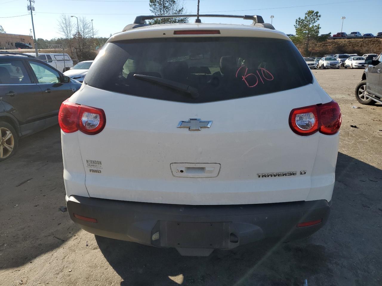 2011 CHEVROLET TRAVERSE L - Фото 6