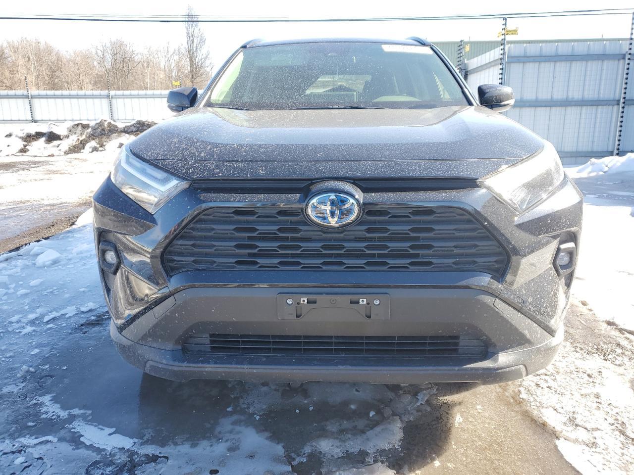2022 TOYOTA RAV4 XLE P - Фото 5