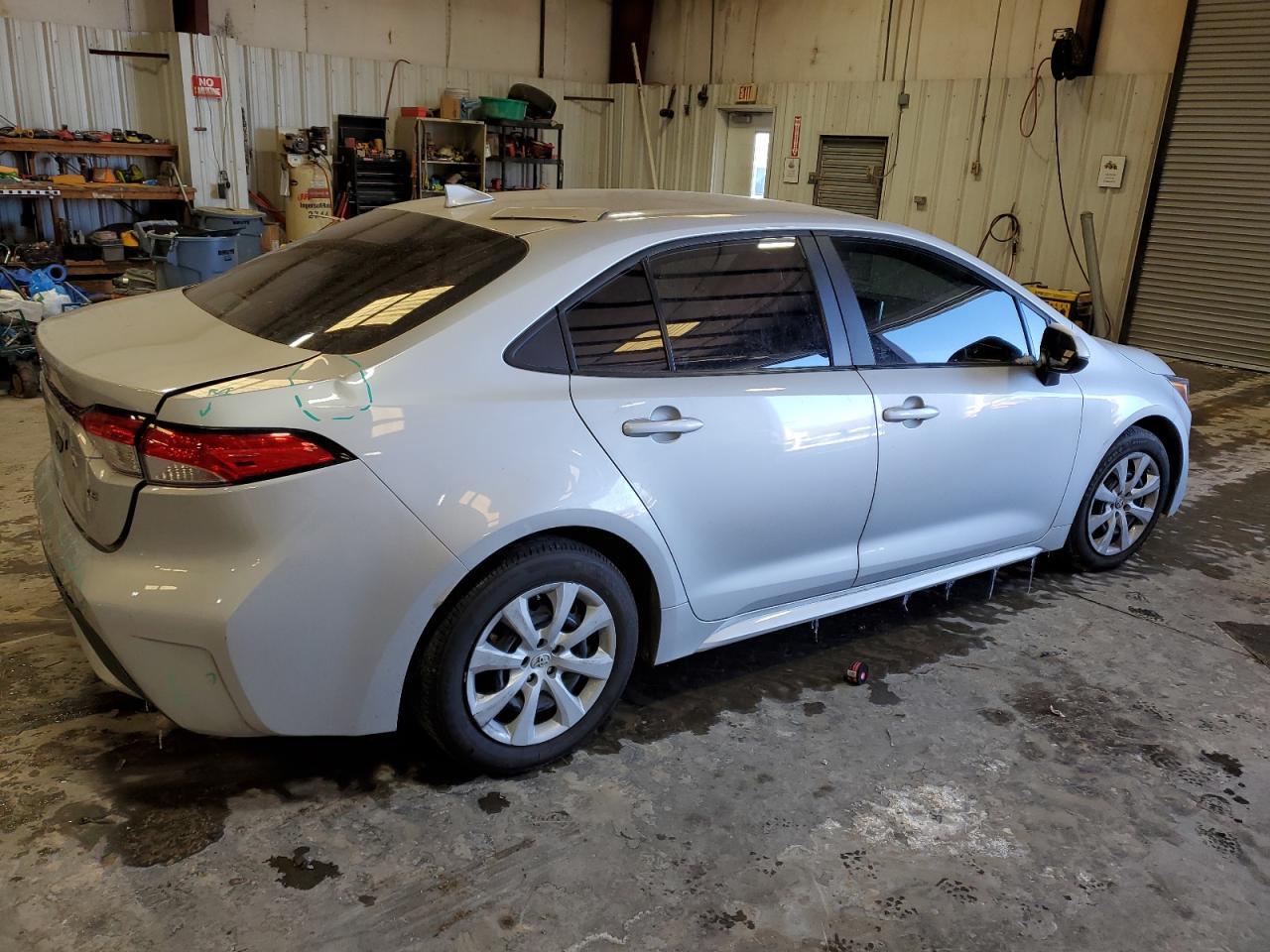 2021 TOYOTA COROLLA LE - Фото 3
