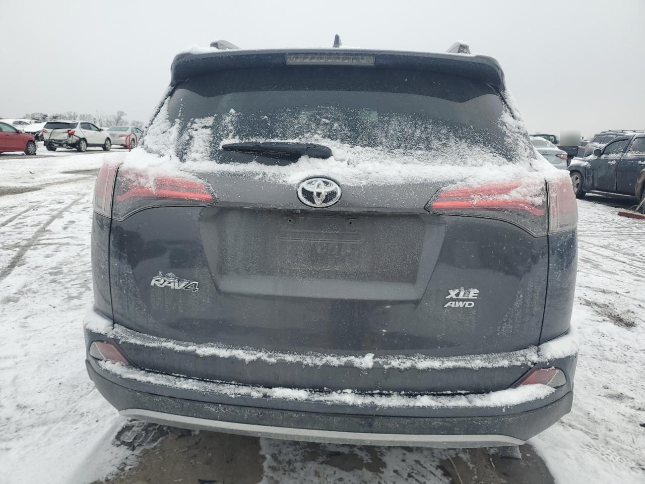 2017 TOYOTA RAV4 XLE - Фото 6