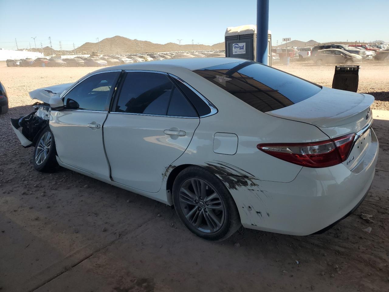 2016 TOYOTA CAMRY LE - Фото 2