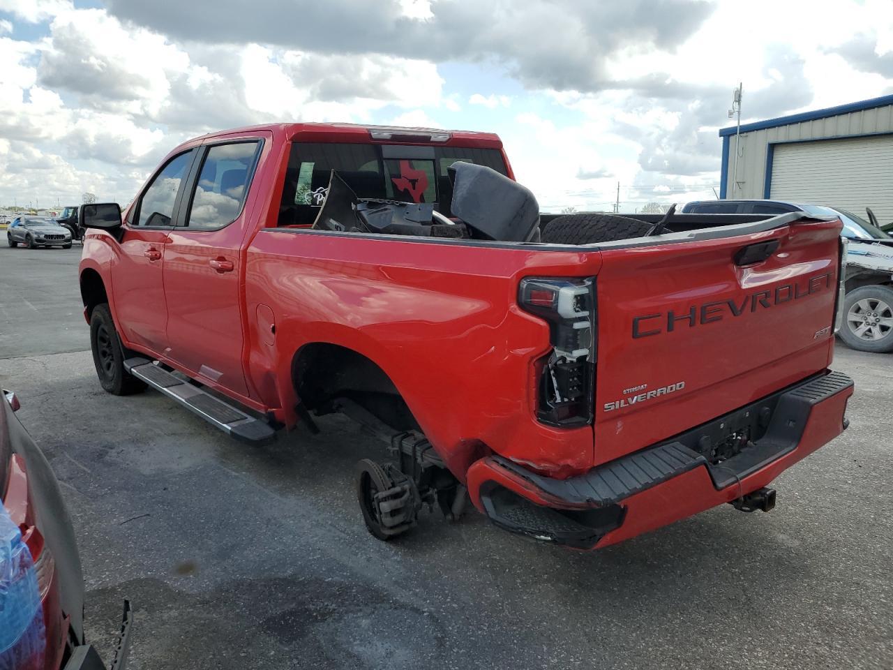 2019 CHEVROLET SILVERADO - Фото 2