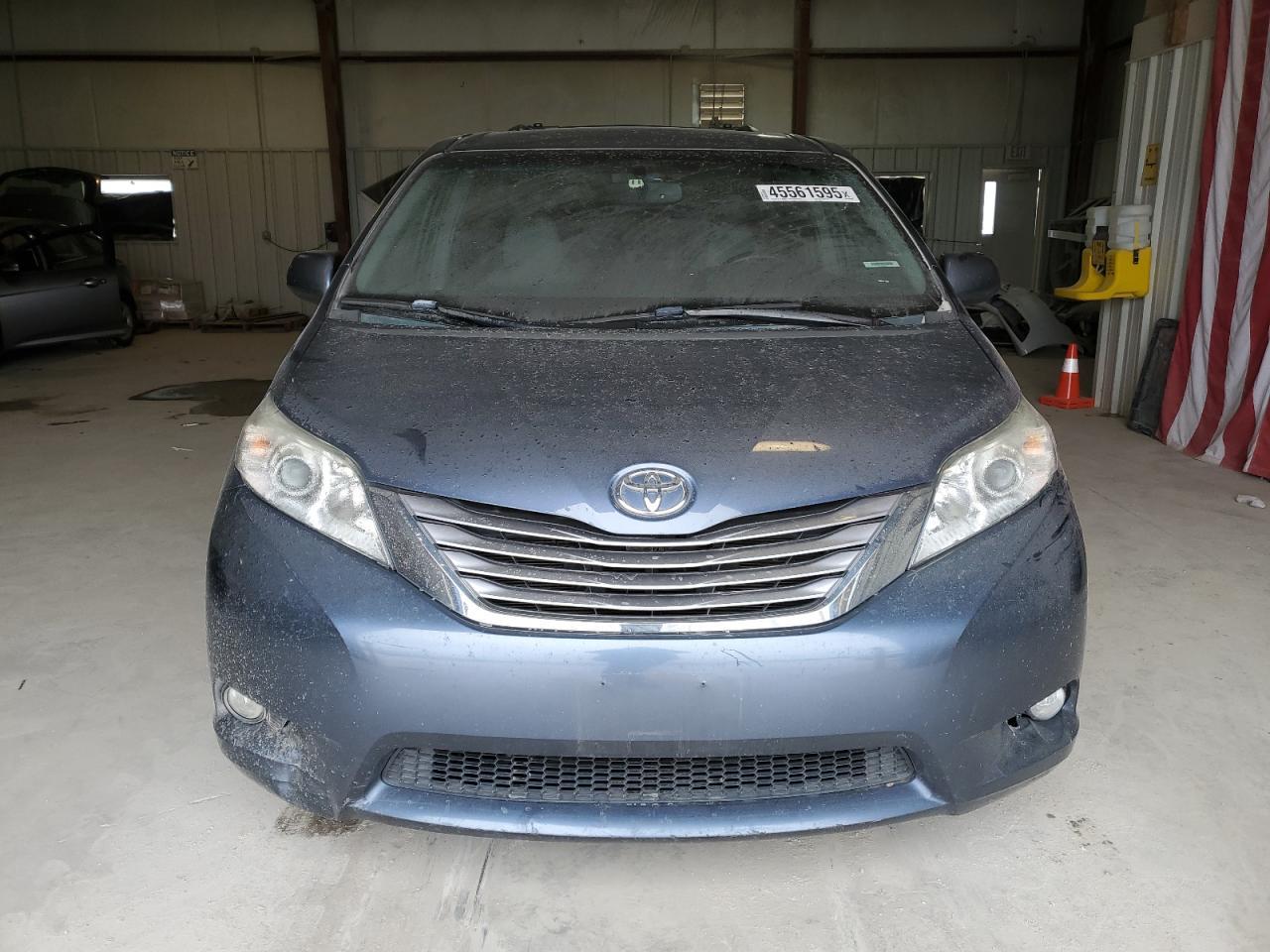 2015 TOYOTA SIENNA XLE - Фото 5