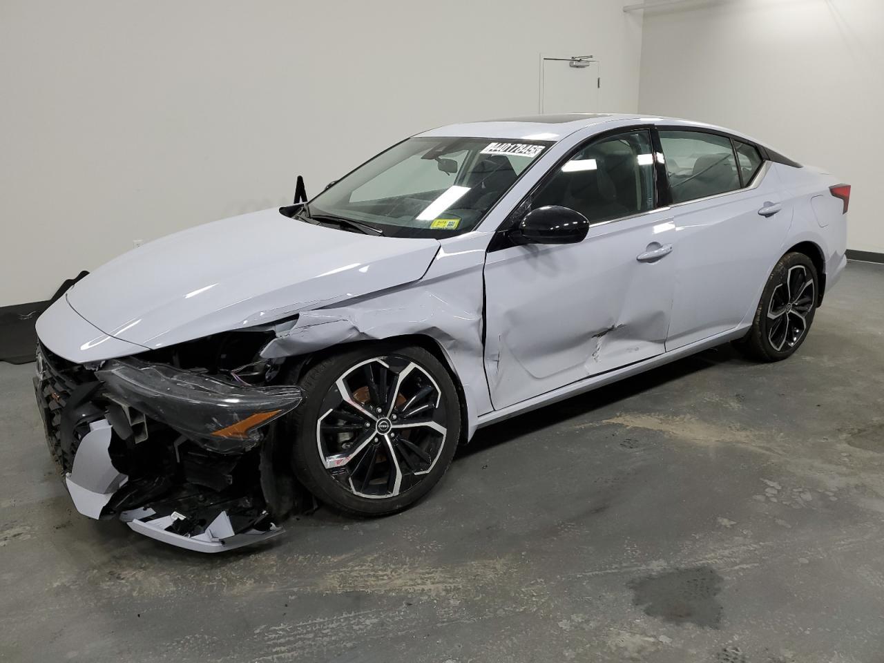2024 NISSAN ALTIMA SR