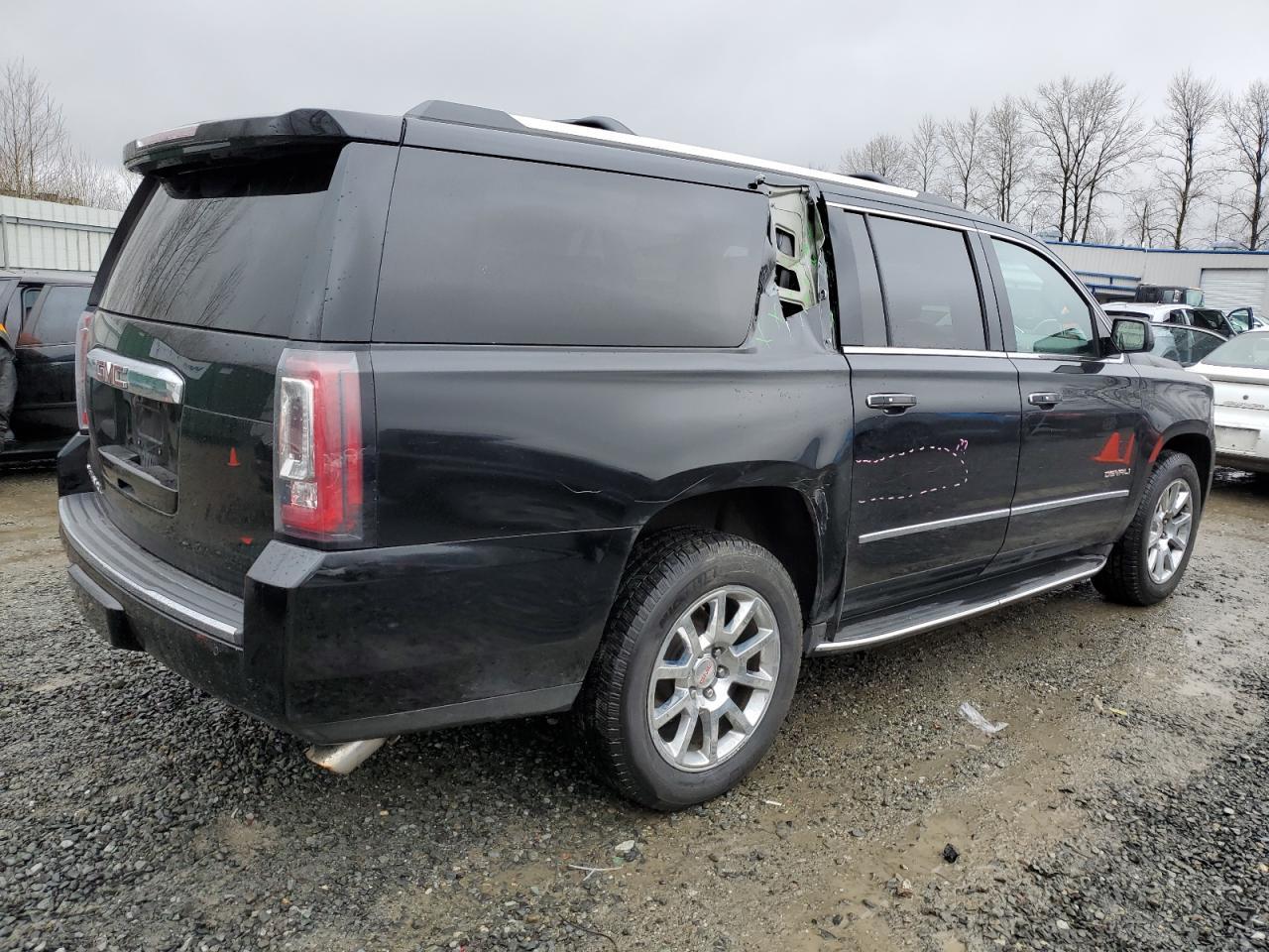 2016 GMC YUKON XL D - Фото 3