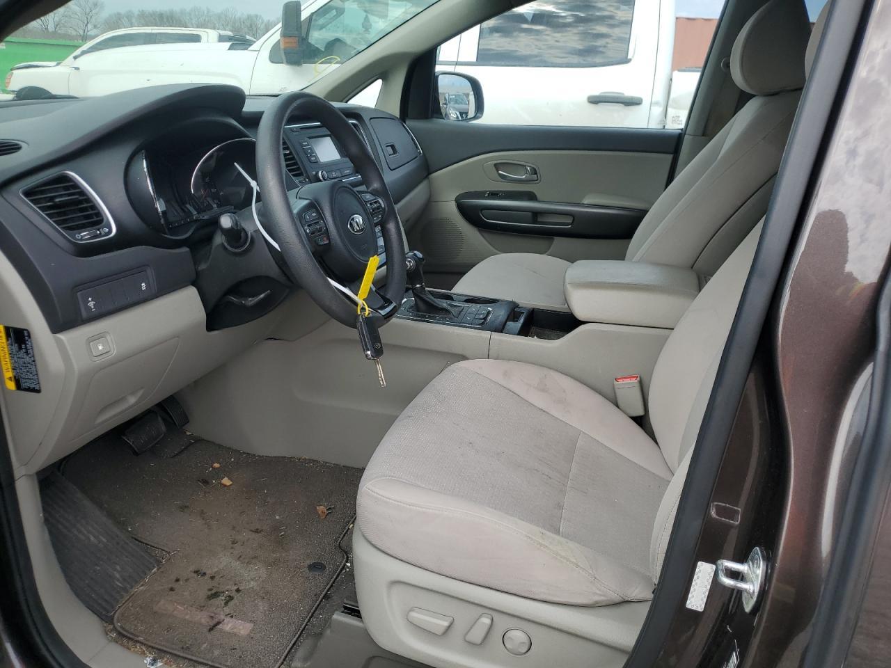 2016 KIA SEDONA LX - Image 7
