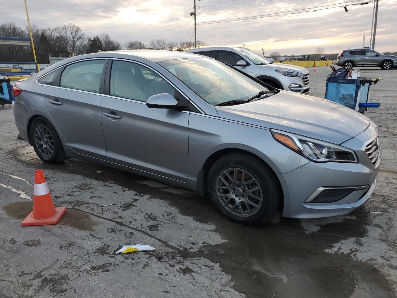 2017 HYUNDAI SONATA SE - Фото 4