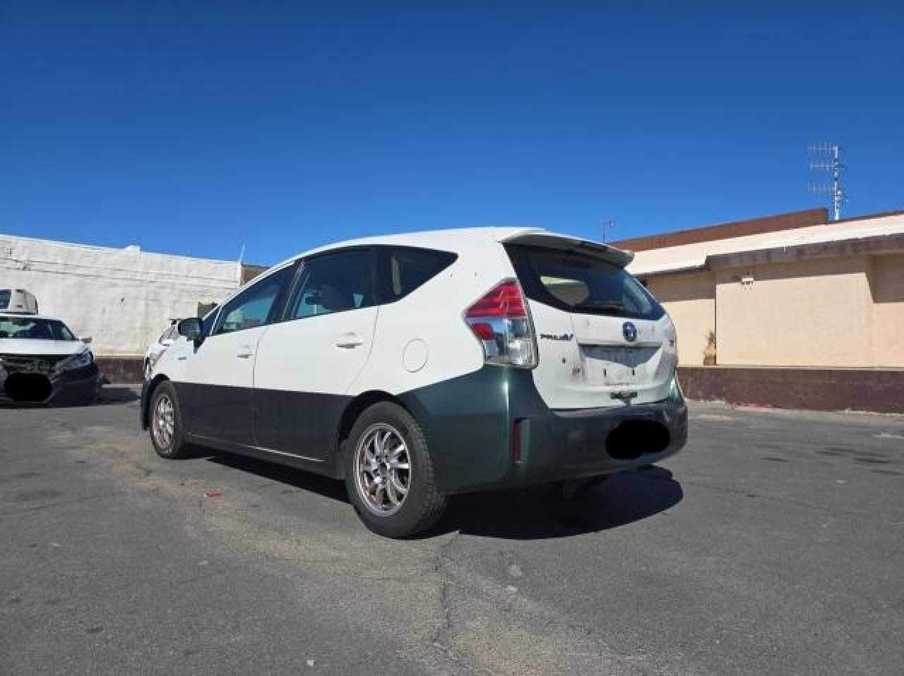 2015 TOYOTA PRIUS V - Фото 3