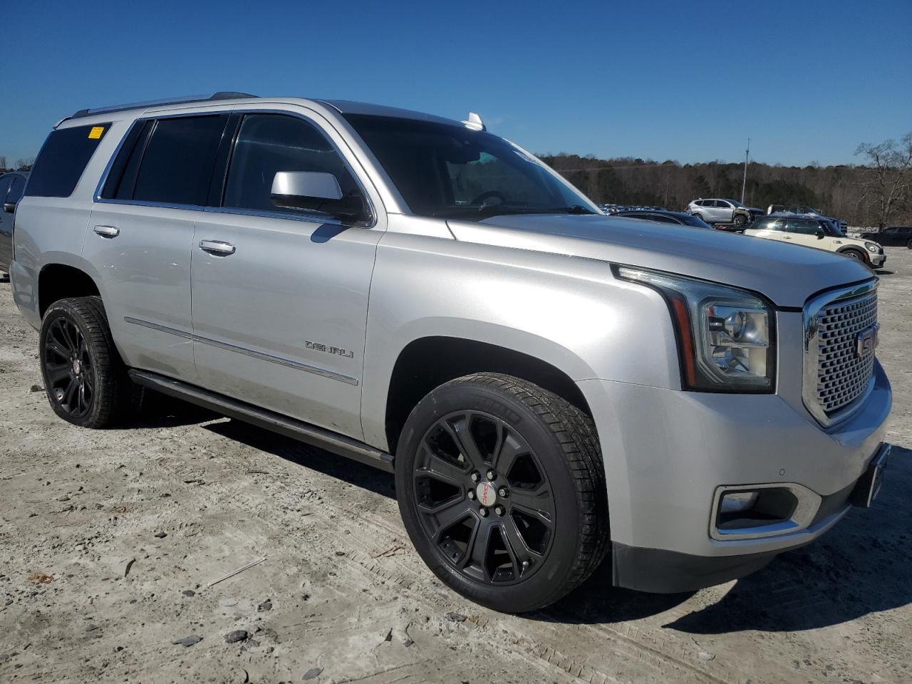 2017 GMC YUKON DENA - Фото 4
