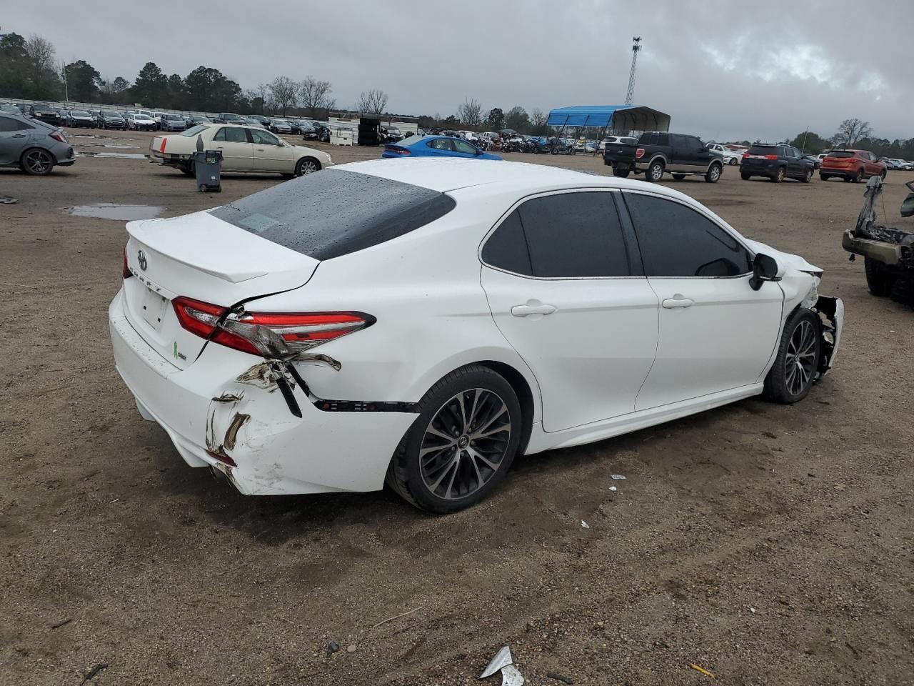 2018 TOYOTA CAMRY L - Image 3
