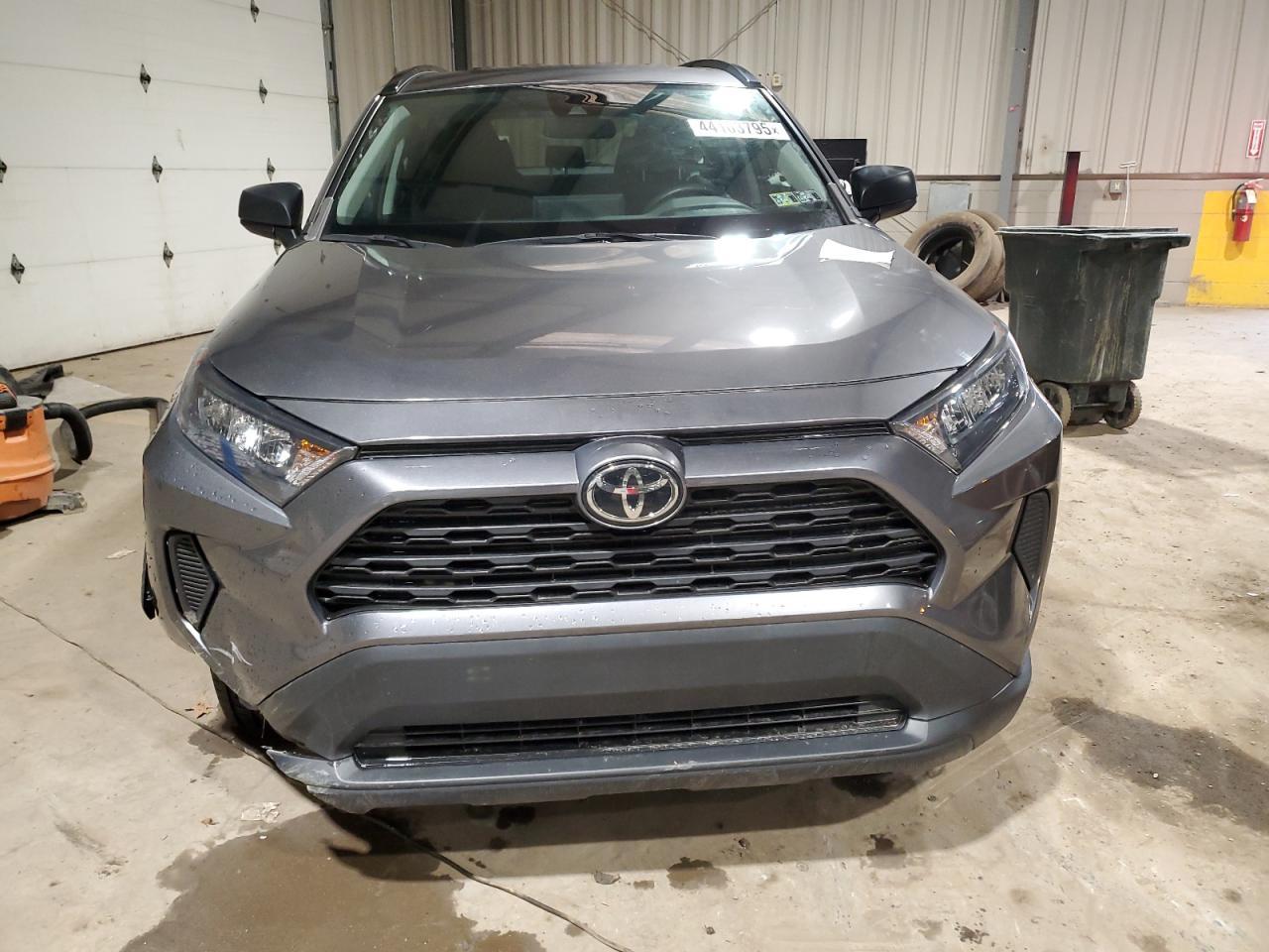 2021 TOYOTA RAV4 LE - Фото 5