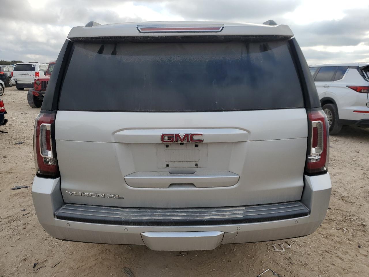 2016 GMC YUKON XL C - Image 6