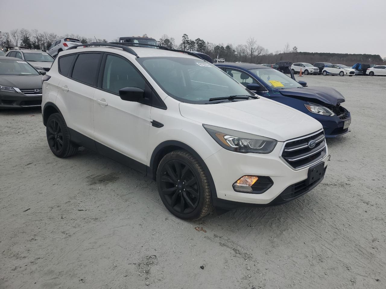 2017 FORD ESCAPE SE - Фото 4