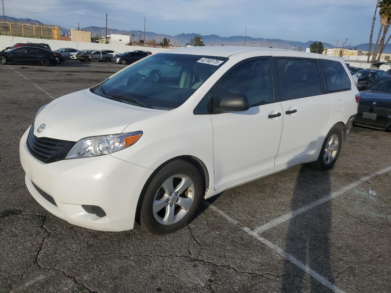 2015 TOYOTA SIENNA