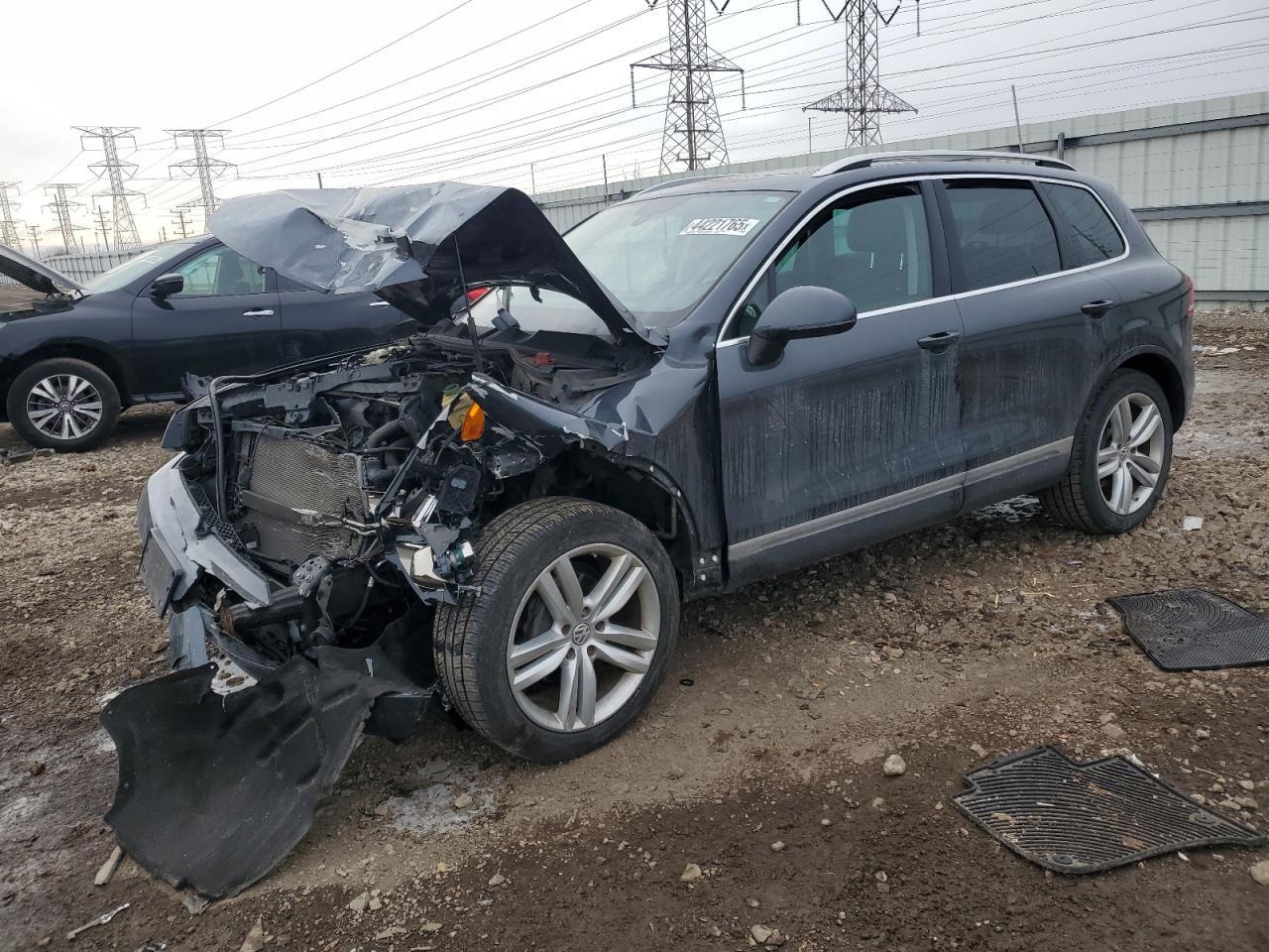 2013 VOLKSWAGEN TOUAREG V6
