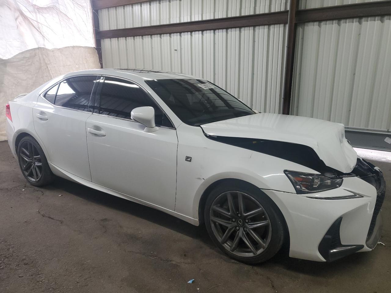 2017 LEXUS IS 200T - Image 4