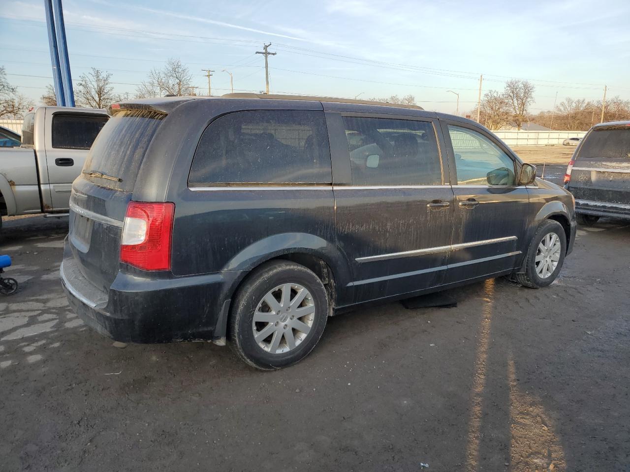 2014 CHRYSLER TOWN & COU - Фото 3