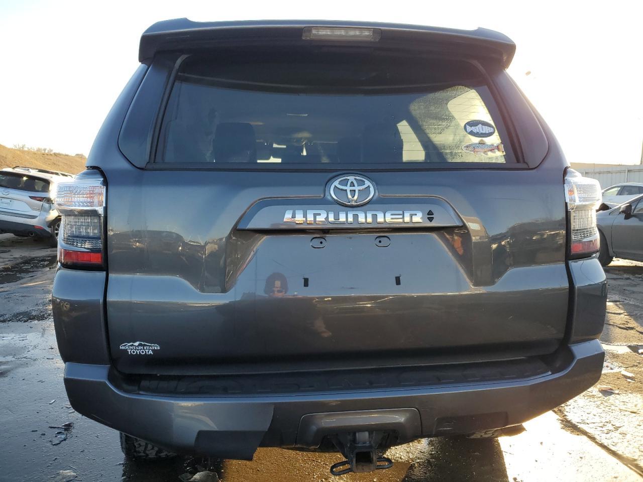 2022 TOYOTA 4RUNNER SR - Image 6