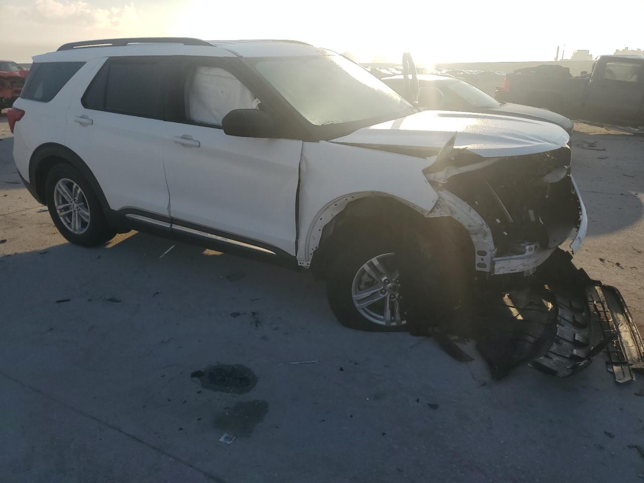 2022 FORD EXPLORER X - Фото 4