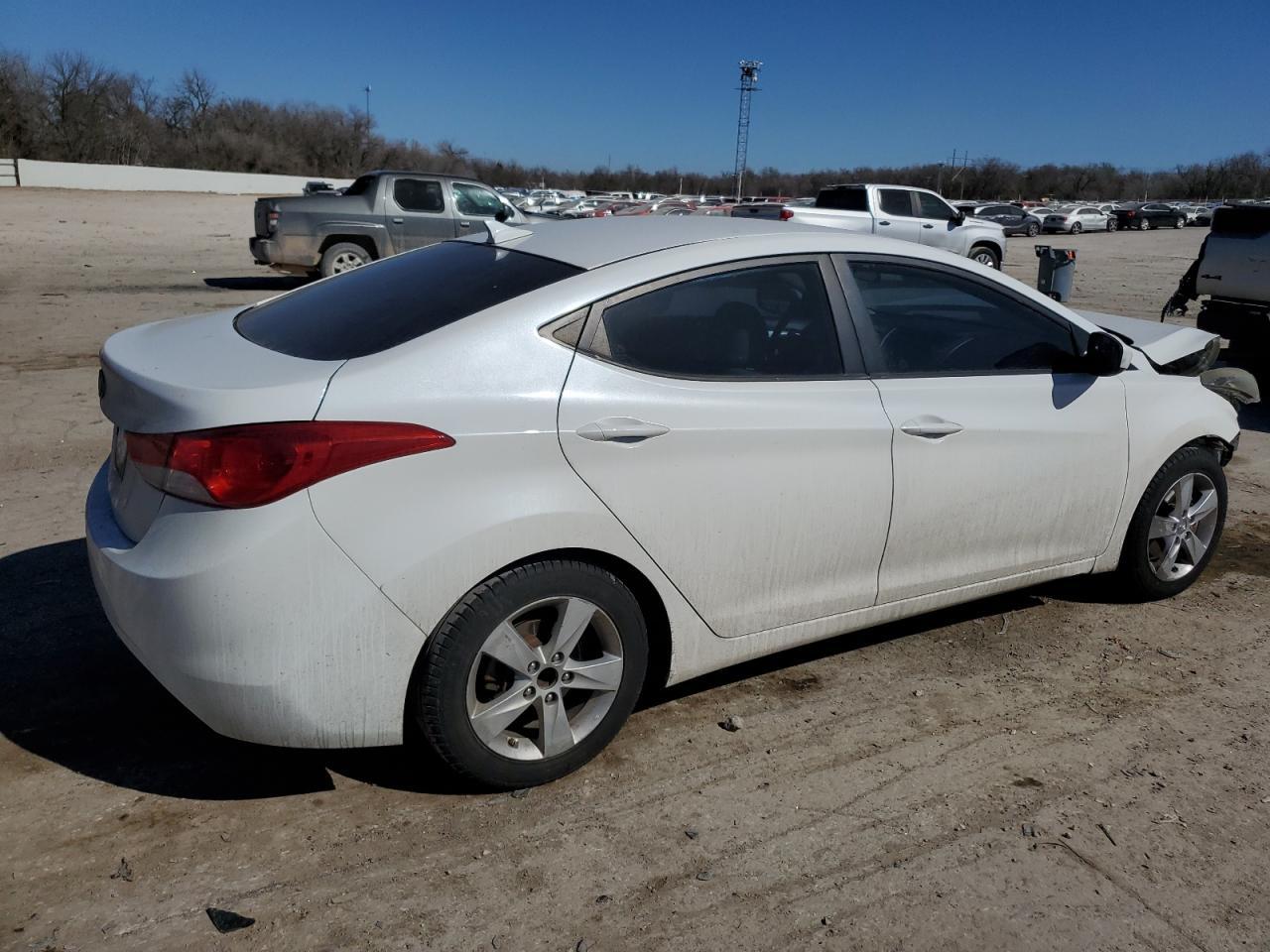 2013 HYUNDAI ELANTRA GL - Image 3
