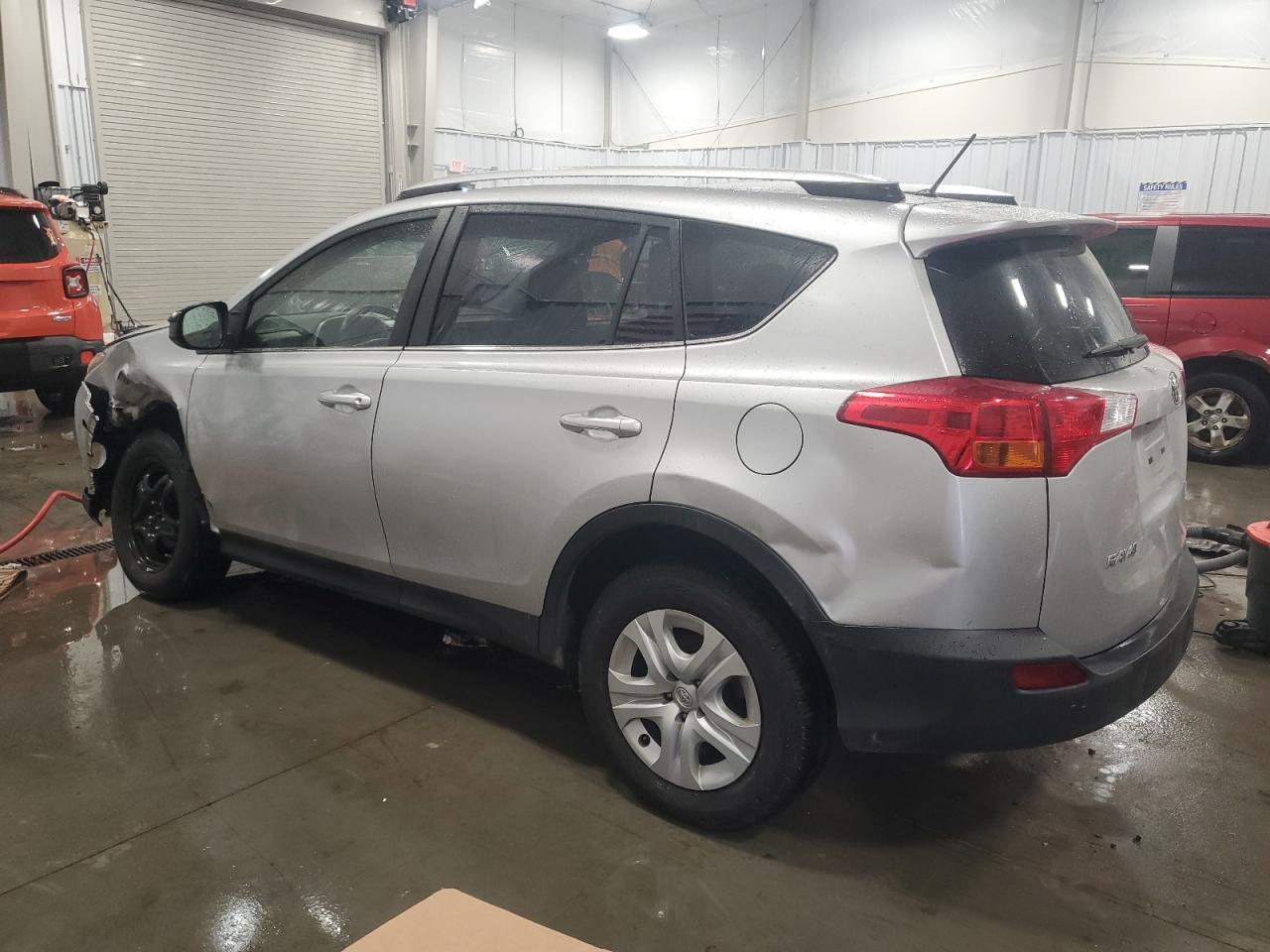 2015 TOYOTA RAV4 LE - Фото 2