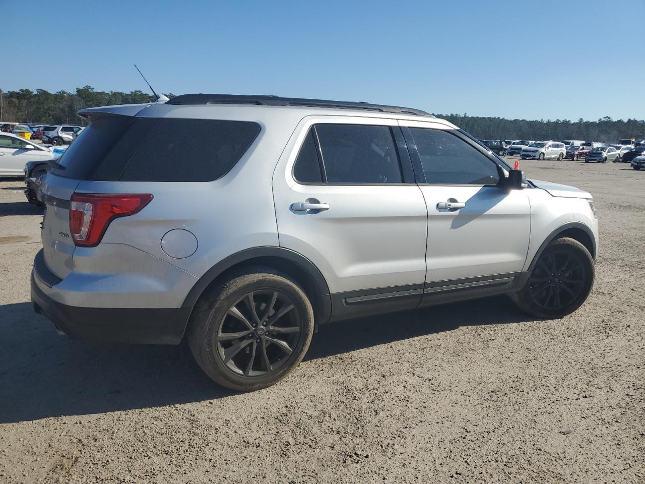 2018 FORD EXPLORER X - Фото 3