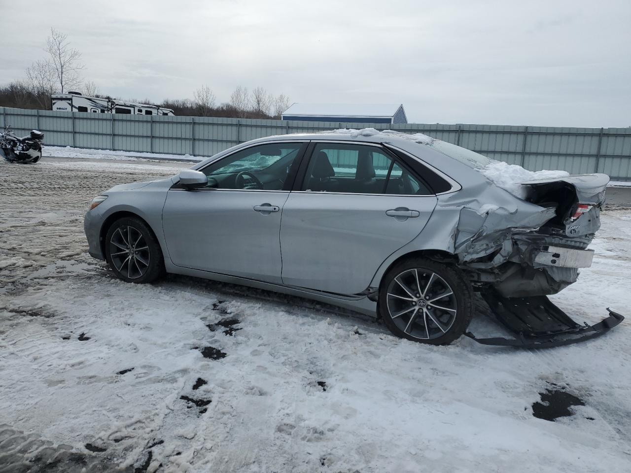 2016 TOYOTA CAMRY LE - Фото 2