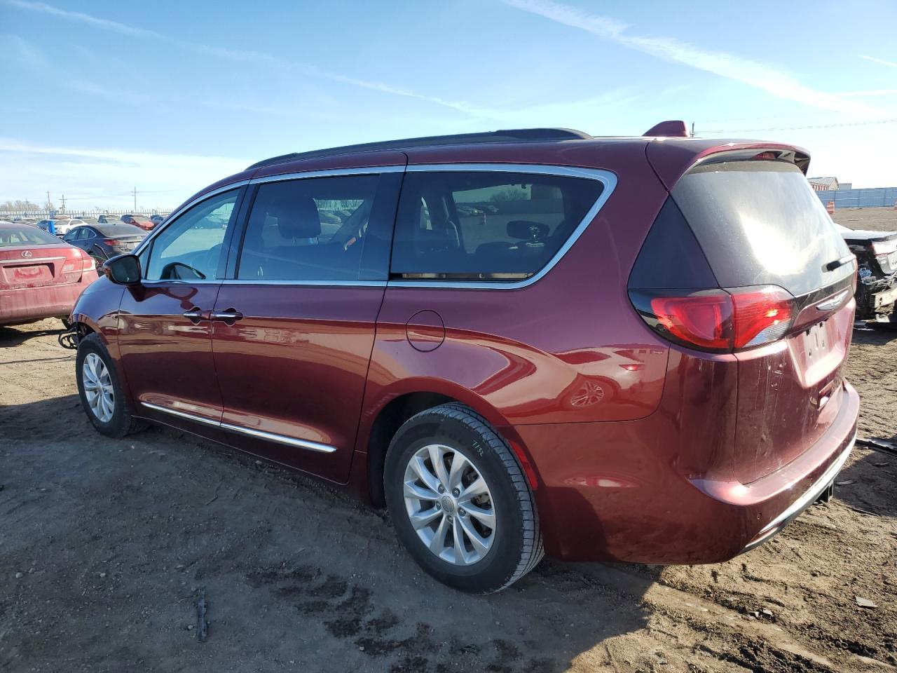 2017 CHRYSLER PACIFICA T - Image 2