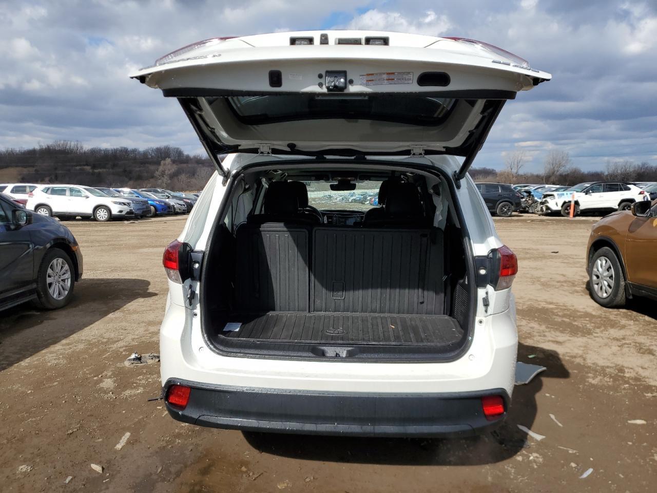 2019 TOYOTA HIGHLANDER - Image 6