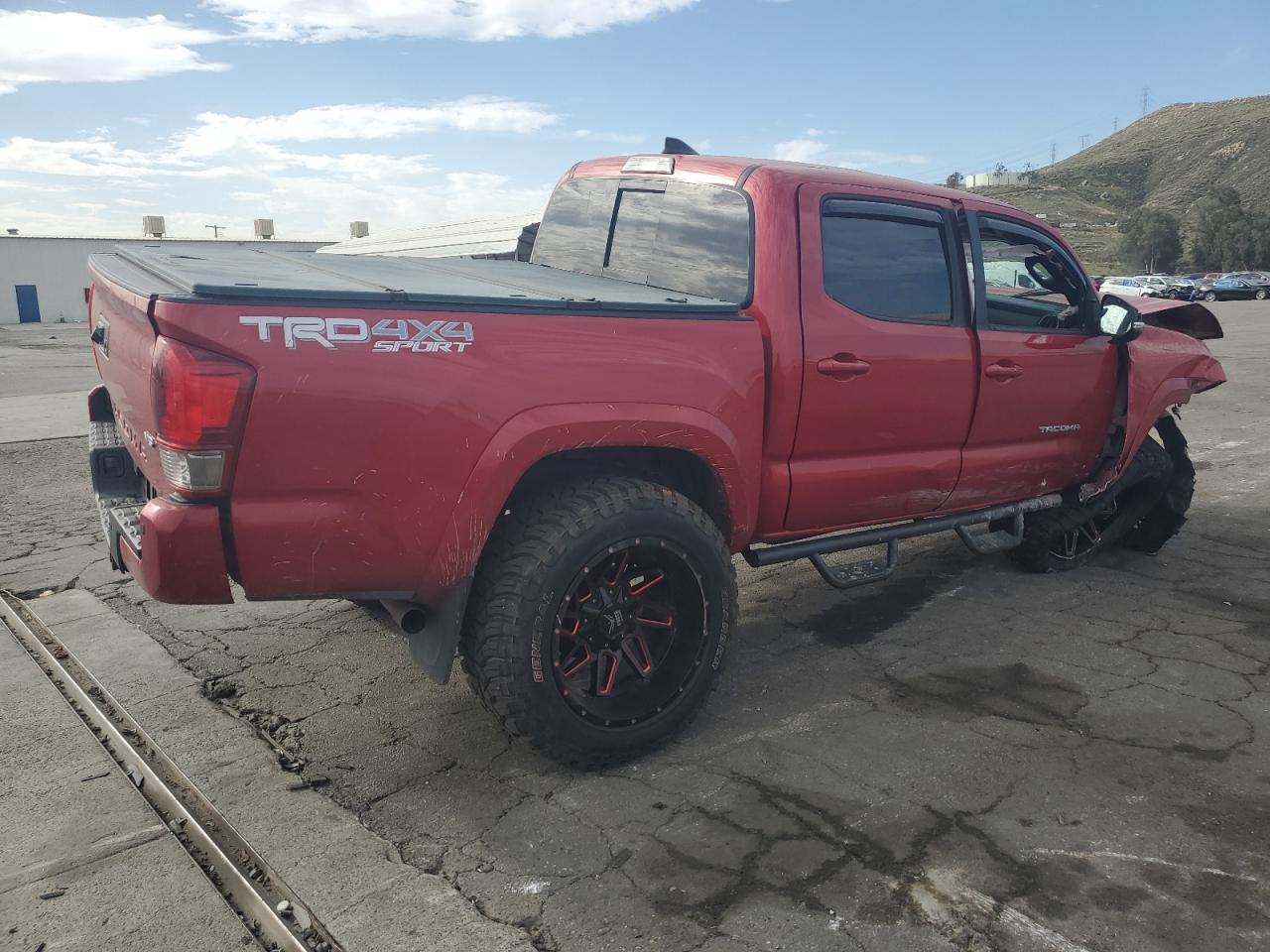 2017 TOYOTA TACOMA DOU - Фото 3