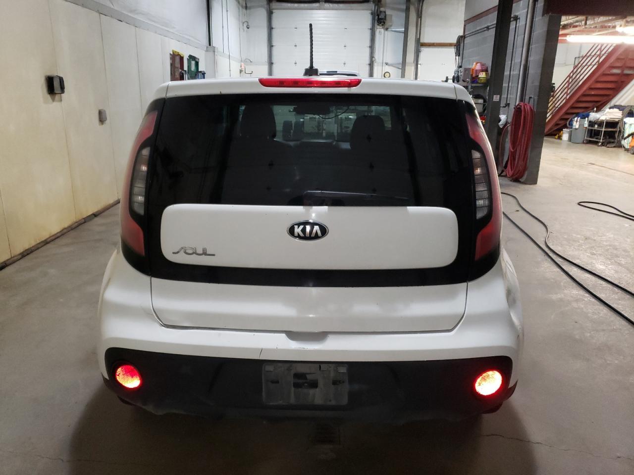 2017 KIA SOUL - Image 6