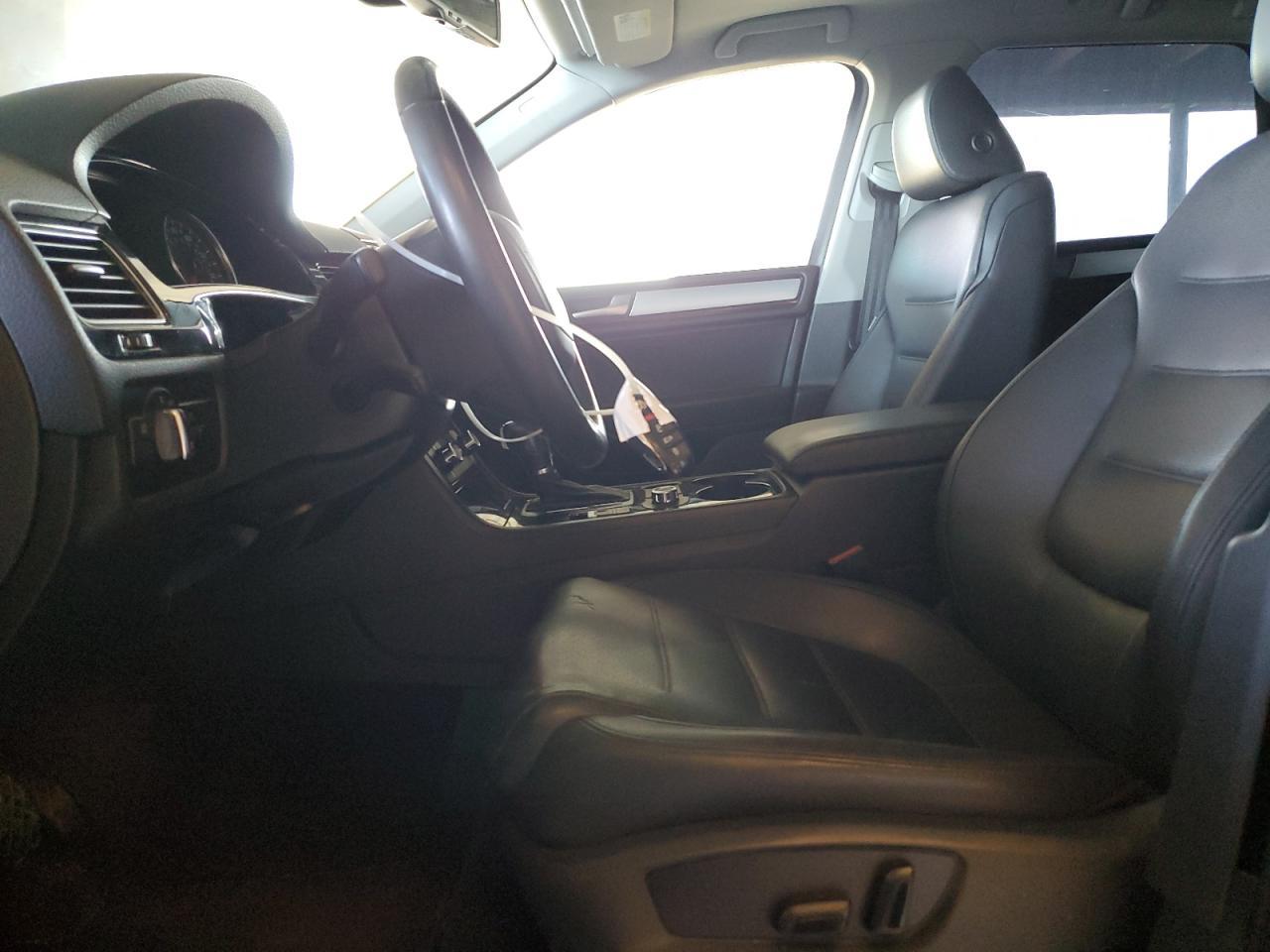 2011 VOLKSWAGEN TOUAREG V6 - Image 7