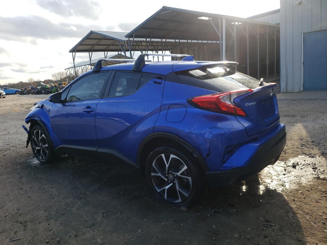 2021 TOYOTA C-HR XLE - Фото 2